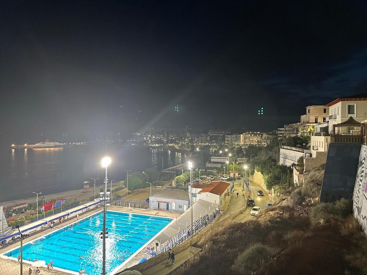 Apartment Center Piraeus Location Kastella Passalimani Port Kültér fotó