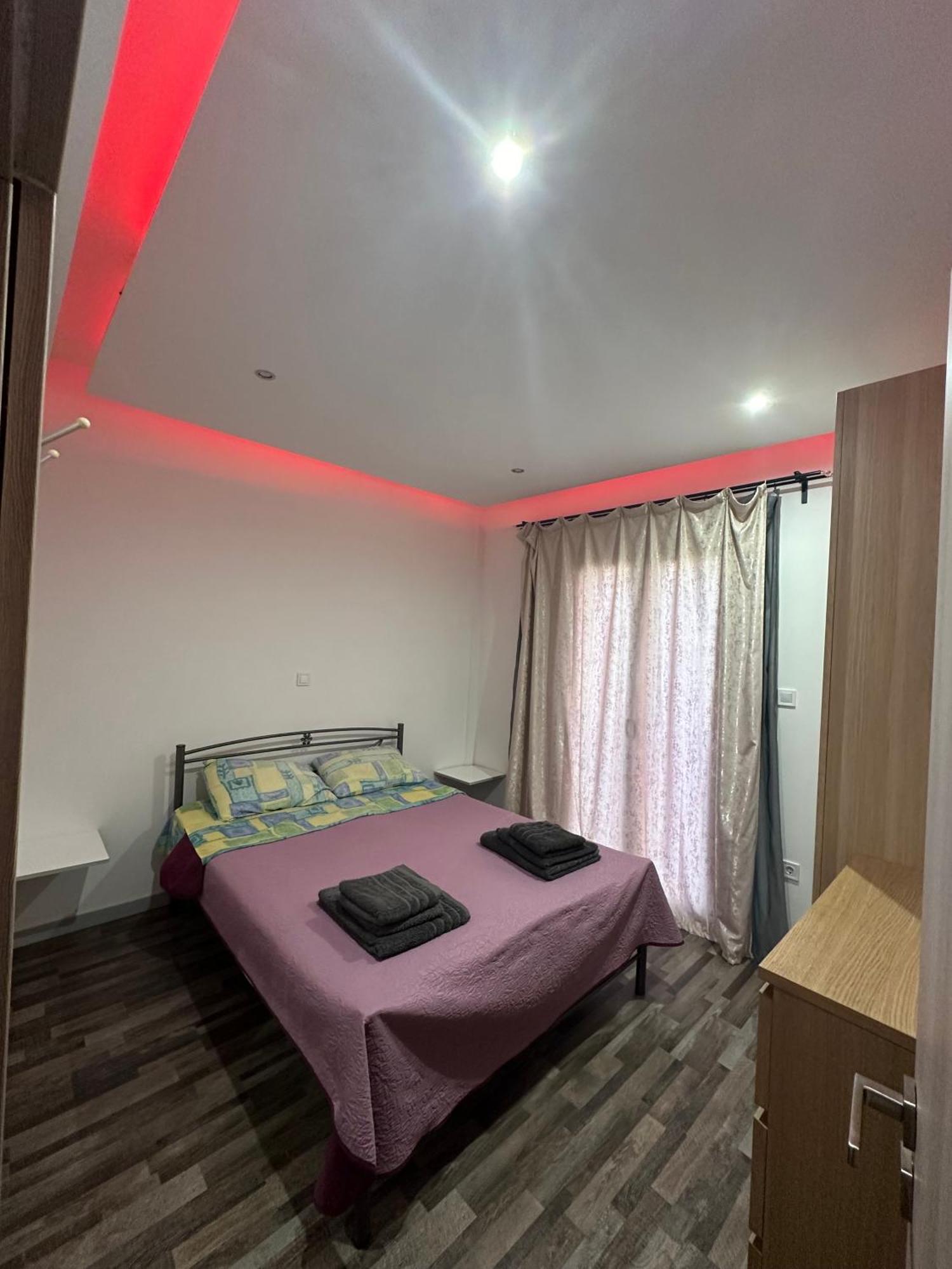 Apartment Center Piraeus Location Kastella Passalimani Port Kültér fotó