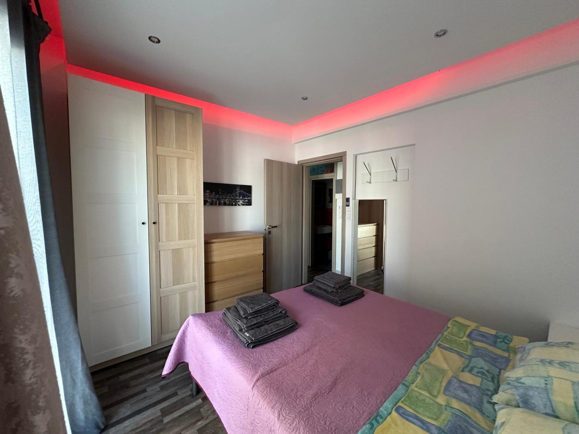 Apartment Center Piraeus Location Kastella Passalimani Port Kültér fotó