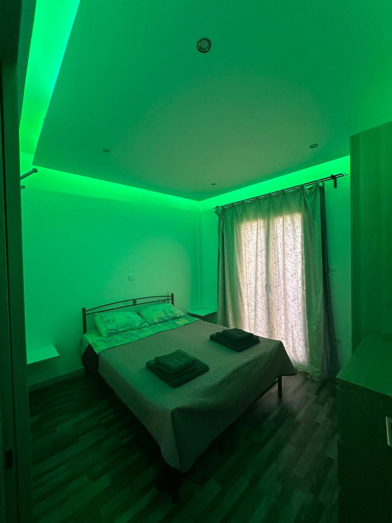 Apartment Center Piraeus Location Kastella Passalimani Port Kültér fotó
